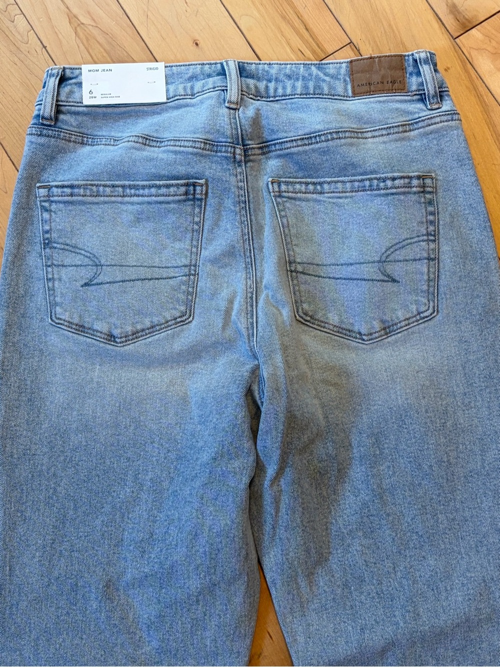 NWT American Eagle Mom Jeans Strigid in Blue Breeze size six (6) - Picture 9 of 9